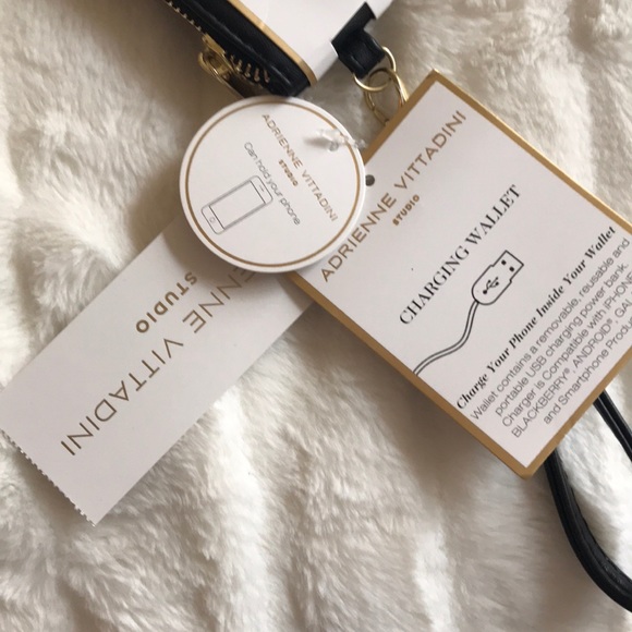 Adrienne Vittadini Charging wallet w/ RFID protect - Picture 3 of 5